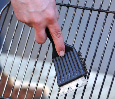 cleaning_stainless_grill_x